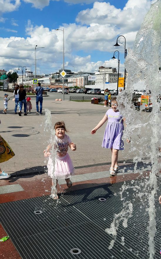 Международный творческий конкурс «Я рисую это лето!»  - детский рисунок, поделка, творческая работа, категория школьники, 1 класс, дистанционный конкурс, школьный конкурс