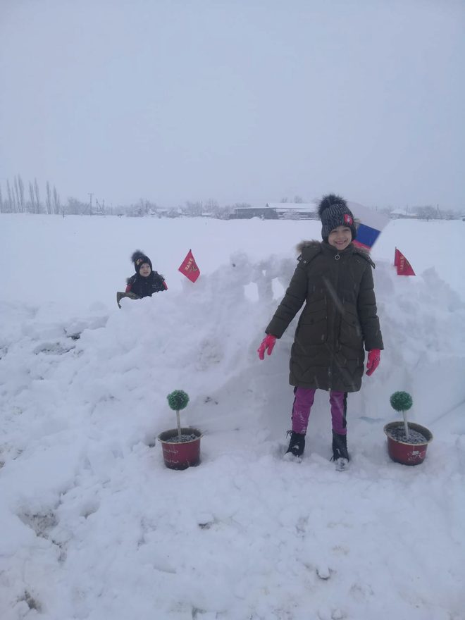 Международный творческий конкурс «У леса на опушке жила зима в избушке...»  - детский рисунок, поделка, творческая работа, категория школьники, 3 класс, дистанционный конкурс, школьный конкурс