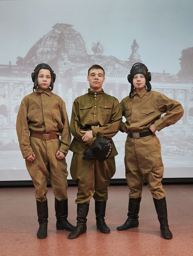 Всероссийский творческий конкурс «День Великой Победы!»  - детский рисунок, поделка, творческая работа, категория школьники, 7 класс, дистанционный конкурс, школьный конкурс