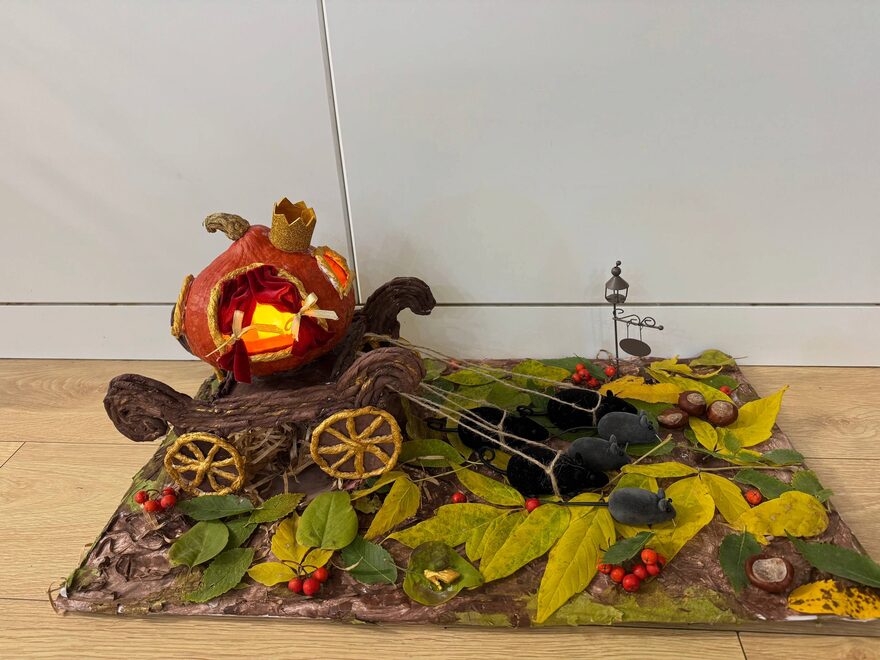 Всероссийский творческий конкурс «Дары осени»  - детский рисунок, поделка, творческая работа, категория школьники, 4 класс, дистанционный конкурс, школьный конкурс