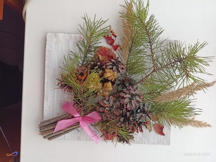 Всероссийский творческий конкурс «Дары осени»  - детский рисунок, поделка, творческая работа, категория школьники, 4 класс, дистанционный конкурс, школьный конкурс