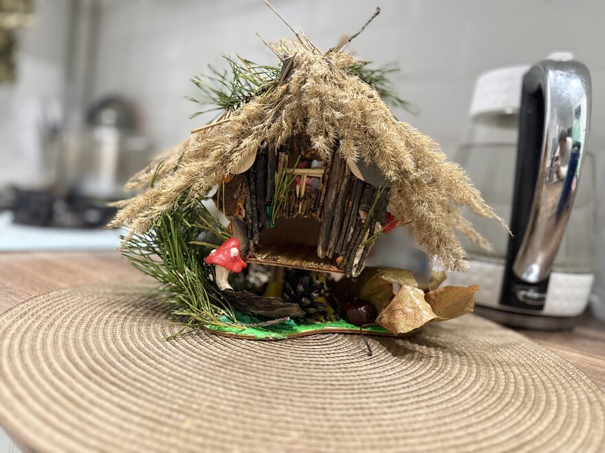 Всероссийский творческий конкурс «В гостях у сказки»  - детский рисунок, поделка, творческая работа, категория школьники, 1 класс, дистанционный конкурс, школьный конкурс