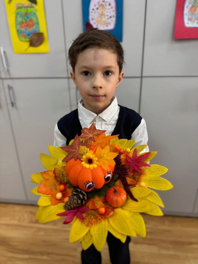 Всероссийский творческий конкурс «Очарование осени»  - детский рисунок, поделка, творческая работа, категория школьники, 1 класс, дистанционный конкурс, школьный конкурс