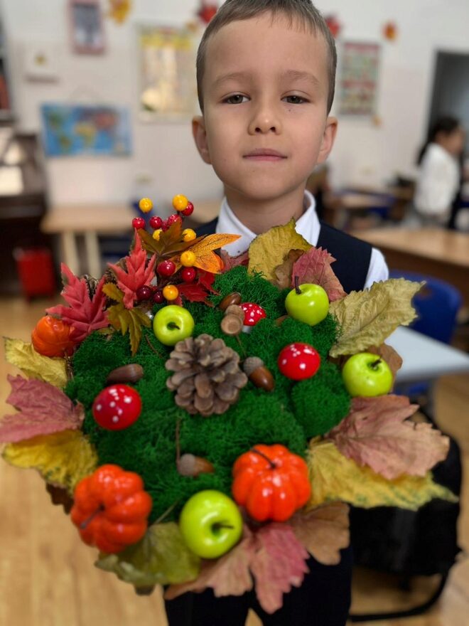 Всероссийский творческий конкурс «Очарование осени»  - детский рисунок, поделка, творческая работа, категория школьники, 1 класс, дистанционный конкурс, школьный конкурс