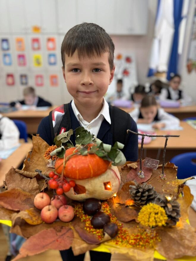 Всероссийский творческий конкурс «Очарование осени»  - детский рисунок, поделка, творческая работа, категория школьники, 1 класс, дистанционный конкурс, школьный конкурс