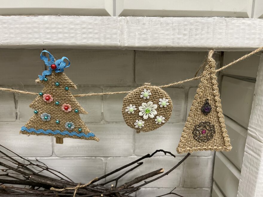 Всероссийский творческий конкурс «Разбросала зима покрывала...»  - детский рисунок, поделка, творческая работа, категория школьники, 3 класс, дистанционный конкурс, школьный конкурс