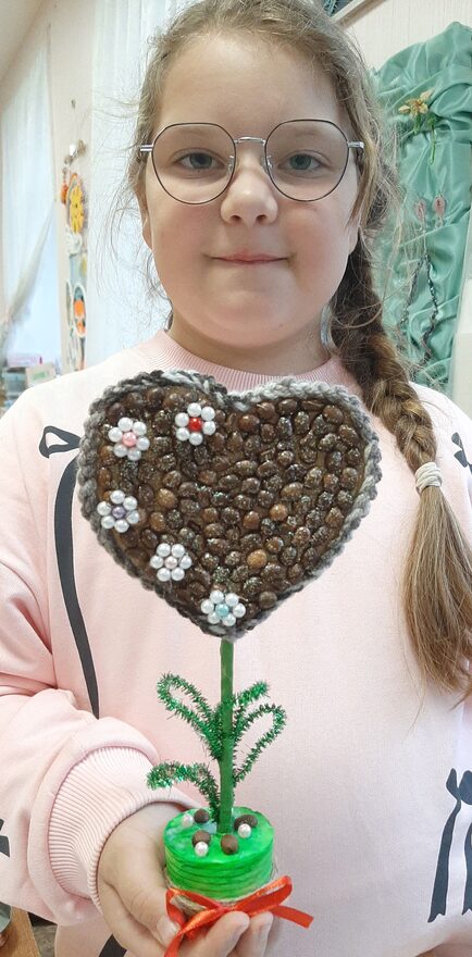 Всероссийский творческий конкурс «Мама – первое слово...»  - детский рисунок, поделка, творческая работа, категория школьники, 3 класс, дистанционный конкурс, школьный конкурс