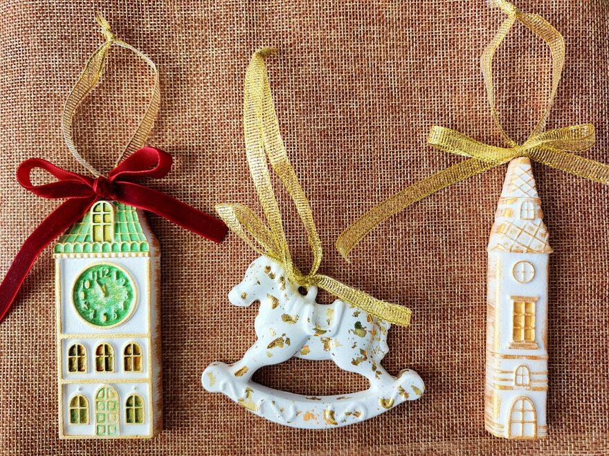 Всероссийский творческий конкурс «Пока часы двенадцать бьют...»  - детский рисунок, поделка, творческая работа, категория школьники, 10 класс, дистанционный конкурс, школьный конкурс