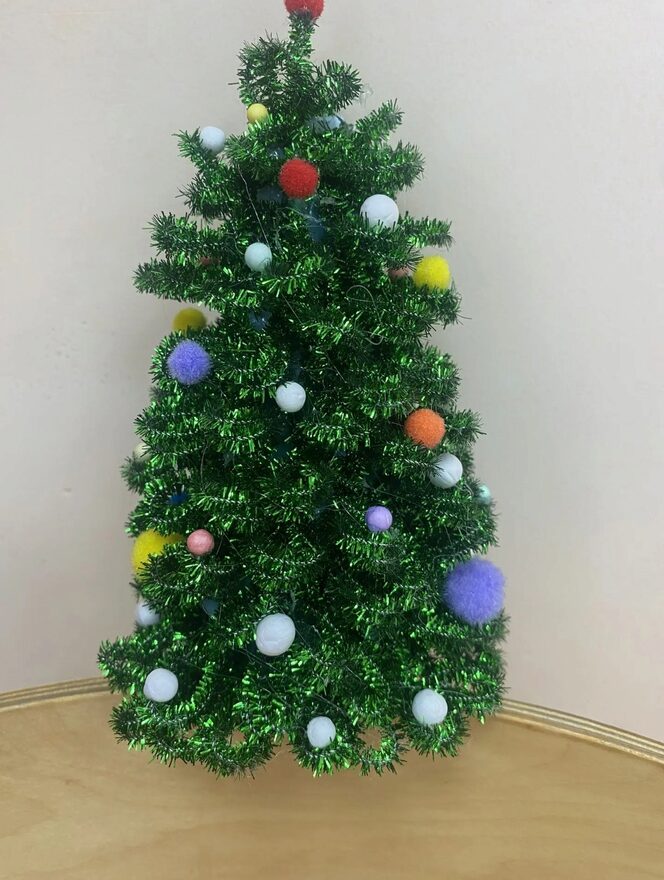 Всероссийский творческий конкурс «Пока часы двенадцать бьют...»  - детский рисунок, поделка, творческая работа, категория школьники, 7 класс, дистанционный конкурс, школьный конкурс