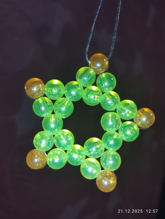 Всероссийский творческий конкурс «Мастерская Деда Мороза»  - детский рисунок, поделка, творческая работа, категория школьники, 1 класс, дистанционный конкурс, школьный конкурс