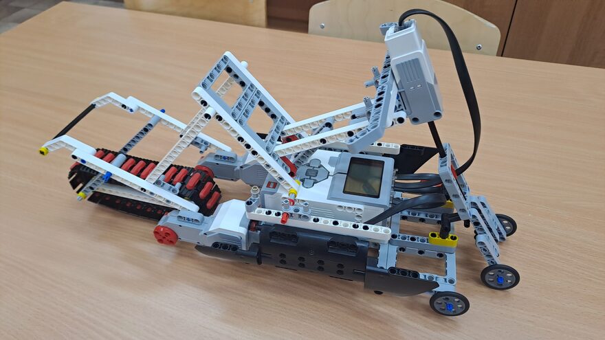 Всероссийский творческий конкурс «Мастерская Деда Мороза»  - детский рисунок, поделка, творческая работа, категория школьники, 6 класс, дистанционный конкурс, школьный конкурс