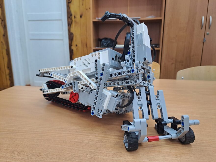 Всероссийский творческий конкурс «Мастерская Деда Мороза»  - детский рисунок, поделка, творческая работа, категория школьники, 7 класс, дистанционный конкурс, школьный конкурс