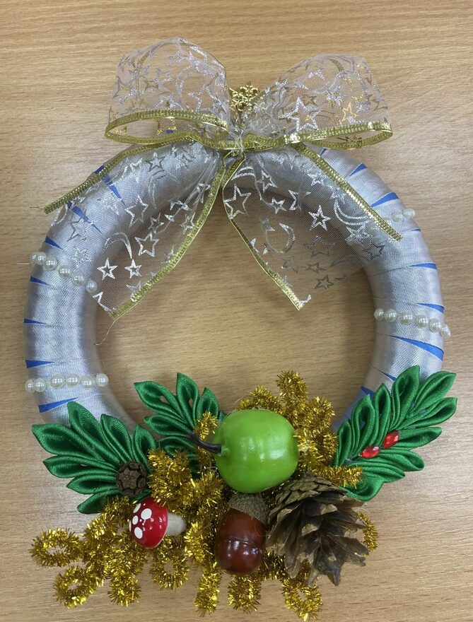 Всероссийский творческий конкурс «Мастерская Деда Мороза»  - детский рисунок, поделка, творческая работа, категория школьники, 4 класс, дистанционный конкурс, школьный конкурс