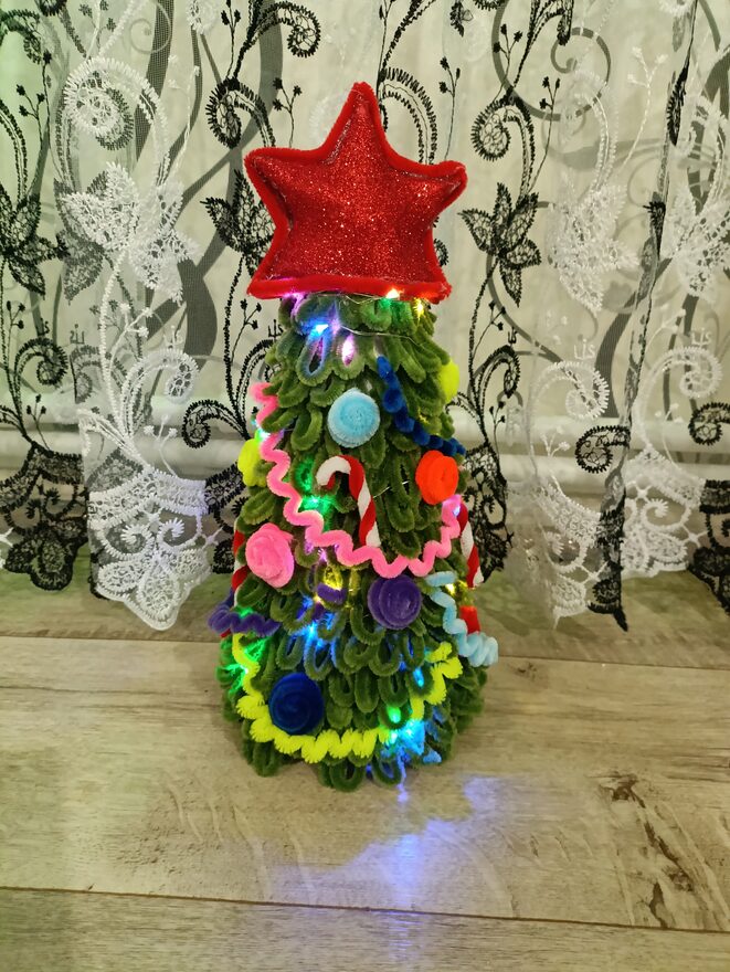 Всероссийский творческий конкурс «По страницам зимних сказок»  - детский рисунок, поделка, творческая работа, категория школьники, 3 класс, дистанционный конкурс, школьный конкурс