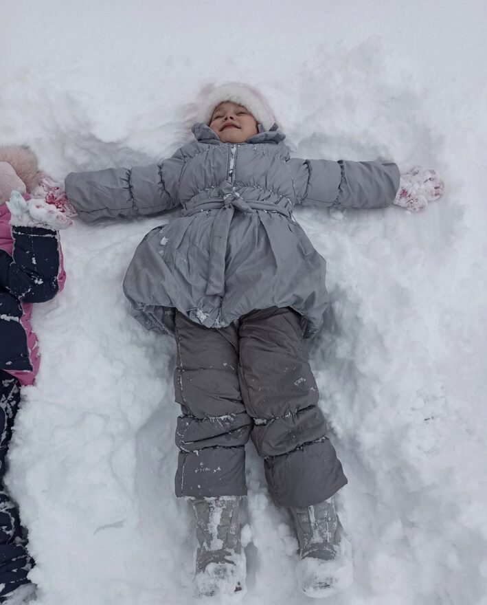 Всероссийский творческий конкурс «Зимушка-зима»  - детский рисунок, поделка, творческая работа, категория школьники, 4 класс, дистанционный конкурс, школьный конкурс