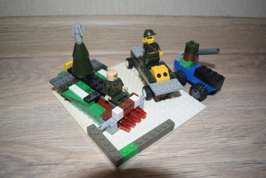 Всероссийский творческий конкурс «Защитникам Отечества посвящается...»  - детский рисунок, поделка, творческая работа, категория школьники, 2 класс, дистанционный конкурс, школьный конкурс