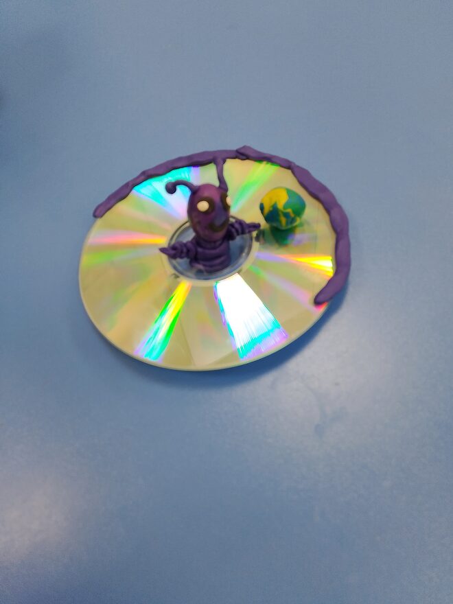 Всероссийский творческий конкурс «Тайны далёких планет»  - детский рисунок, поделка, творческая работа, категория школьники, 3 класс, дистанционный конкурс, школьный конкурс