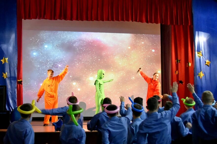 Всероссийский творческий конкурс «Тайны далёких планет»  - детский рисунок, поделка, творческая работа, категория школьники, 8 класс, дистанционный конкурс, школьный конкурс