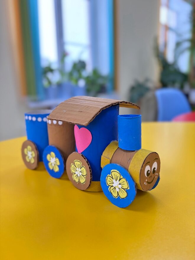 Всероссийский творческий конкурс «Дверца открывается - сказка начинается...»  - детский рисунок, поделка, творческая работа, категория школьники, 1 класс, дистанционный конкурс, школьный конкурс