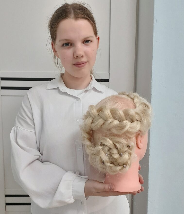 Всероссийский творческий конкурс «Очумелые ручки»  - детский рисунок, поделка, творческая работа, категория школьники, 7 класс, дистанционный конкурс, школьный конкурс